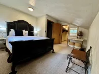 Private & Spacious Lake Superior Lakefront Cabin: Beach Access Parking & Firepit - 4-Star