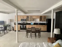 Trendy & Spacious Apartment on Chicken Alley, in the heart of Downtown Asheville - Condos