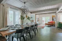 Twin Ponds: King Beds, Hot Tub, Gameroom, 75" TV, Foosball, Air Hockey, PingPong - Pool