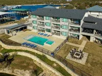 New! First Floor Pool Side PK Lake Luxury Condo - Hot Tub, FirePit, Gym, Laundry