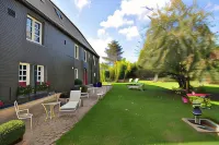 Manoir des Lions de Tourgéville - parcheggio