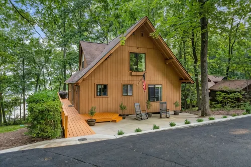 Cozy Lakefront A-Frame Cabin Lake Hartwell Clemson