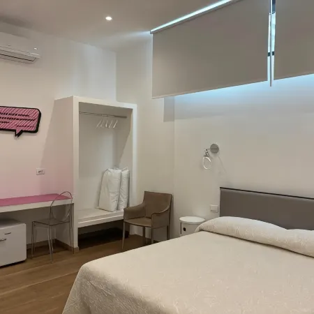 Glave Rooms