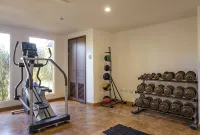 EAGLE BEACH - CAPTIVATING  DIRECT OCEAN VIEW CONDO - Gym