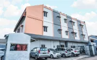 The Grand Palace Resident - Motels