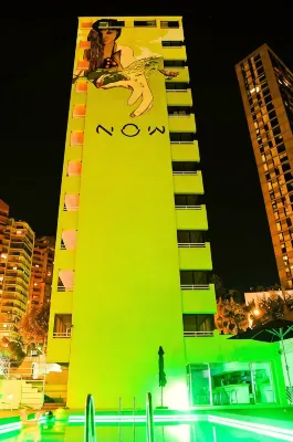 Now Benidorm - piscina