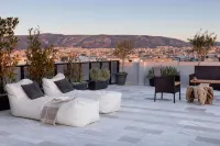 Thisean Modern Suites by Athens Stay