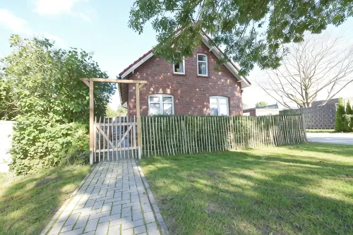 Modern first floor apartment in the center of Rhauderfehn