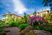 Columbia Cliff Villas