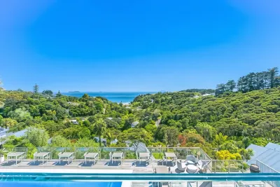 Villa Topaz at Palm Beach by Waiheke Unlimited Hotels in Palm Beach