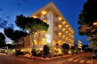โรงแรมทิฟฟานี - ที่มีสระว่ายน้ำ