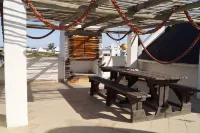 Escape Beach House - parking
