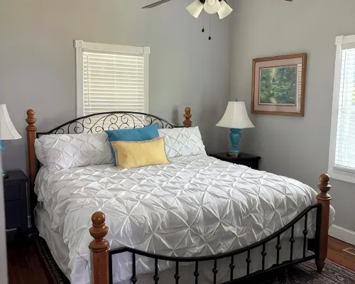 Great 2-bedroom, 2-bath cottage in Georgetown 2-blocks, 7-minutes to boardwalk Hotels in Georgetown