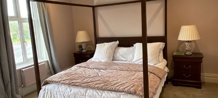 Stunning 6-Bedroom House in Swanage, Minutes from Beach, with Parking and Garden Hotels in Swanage