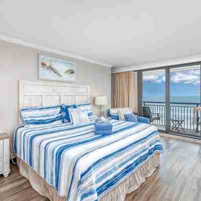 Oceanfront King Suite - Fabulous Views - King Bed - Indoor and Outdoor pools Rooms