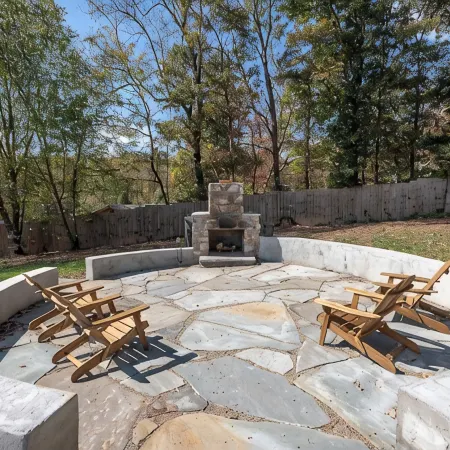PETS, large fenced yard, full kitchen, 6 min to A-ville.