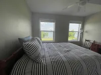 Charming 4-Season Cayuga Lake House near Sheldrake Point!!