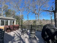 Spacious 4-bedroom Lakefront cottage in picturesque Bourne Ξενοδοχεία στην πόλη Bourne