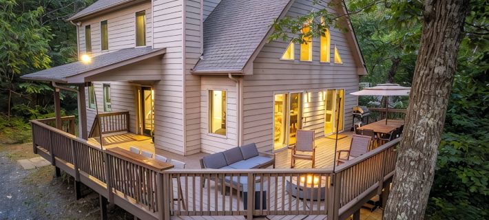 Mountain Retreat: HotTub, Game Room, Family & Pet-Friendly, 3 King Beds Hôtels à&nbsp;: Comte de Nelson