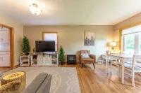 Cozy Corner - East end home