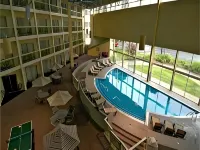 DoubleTree by Hilton Hotel Holland - Pools