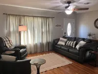 The Parson's Cottage - Charming, Cozy, Adorable! - 3-Star