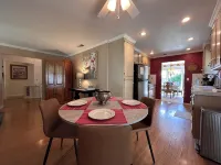 Ham Station - 3 B / 2 BA - Bright & Cheery Home - A Dog’s Dream!