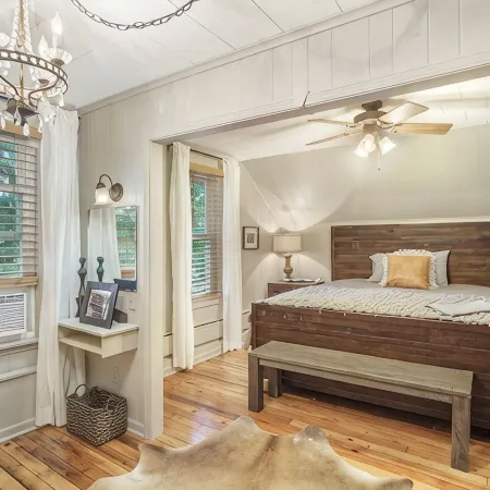 Manistee Charm :: Minutes from Beach & Downtown