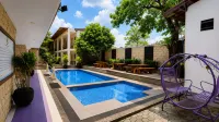 Satya Graha Hotel - parking