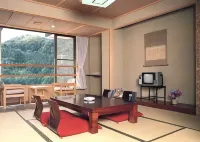 Nakanosawa Onsen Ryokan Shirokiya - 2-Star