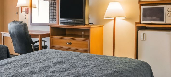 Quality Inn I-94 near Wings Stadium Hotels in Kalamazoo