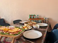 Sunrise Apartments - breakfast