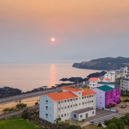 Jeju Badaaehyanggi Pension Отели рядом с достопримечательностью «Гора Сонгаксан»