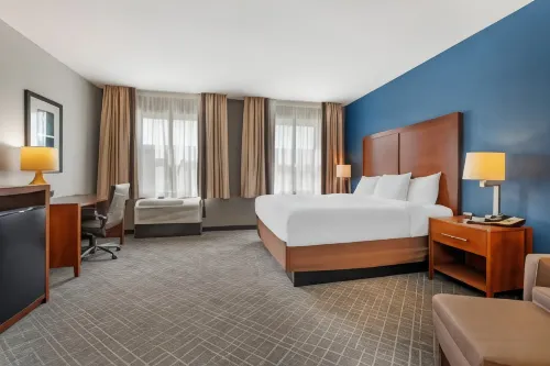 Comfort Inn - parking
