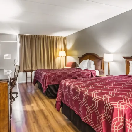 Econo Lodge North