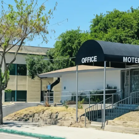 Lanai Motel