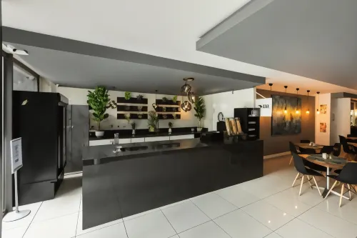 The Nicol Hotel and Apartments - Апартаменты