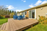 Cozy Coastal Bungalow in Crescent City - 3-Star