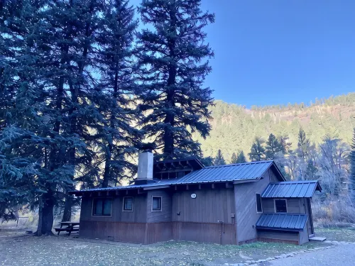 The Call of the Water - Private luxury cabin on river in San Juan Nat Forest!
