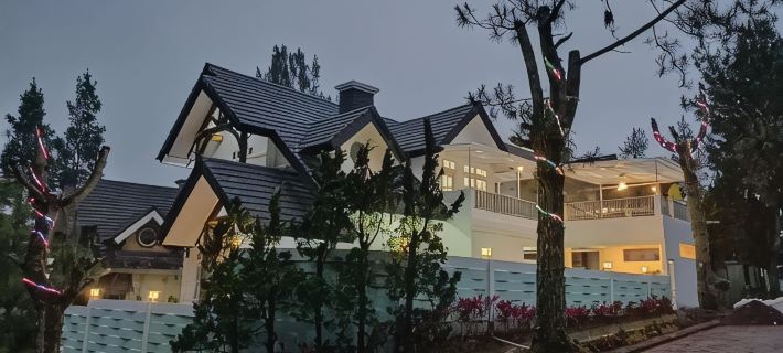 Villa Kota Bunga BB10-23 with Billiard and Private Pool Puncak by Charles Hotels in Cipanas