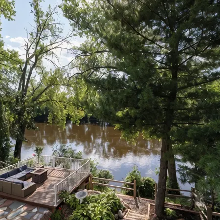 Soak, Relax & Gather - Spacious River Home - Hot Tub, Massage Chair & Kayaks