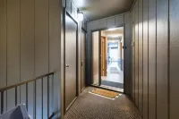 Mid-Century Escape | Mt Hood Resort | Views + Pets - 무료 와이파이