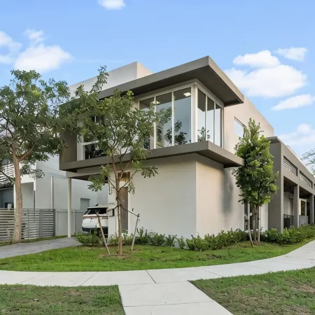 Miami Haven Home 3B/3B - Heated Pool-Jacuzzi /Outside - Inside