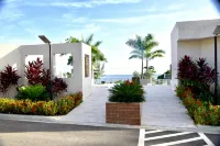 Nautical Homes 3 Ocean Front/View, Free Wifi, A/C, Hot Tub, BBQ Grill. Balcony - 2-Star