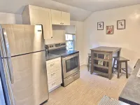 Cozy & Convenient Duplex, Near Downtown - Condos