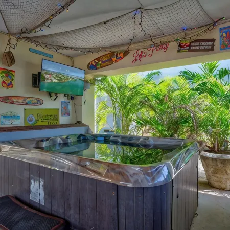 Book Any Day of the Week! Elevator~Tiki Bar~Boat Slip! Moon Deck/Pool~Gulf Front