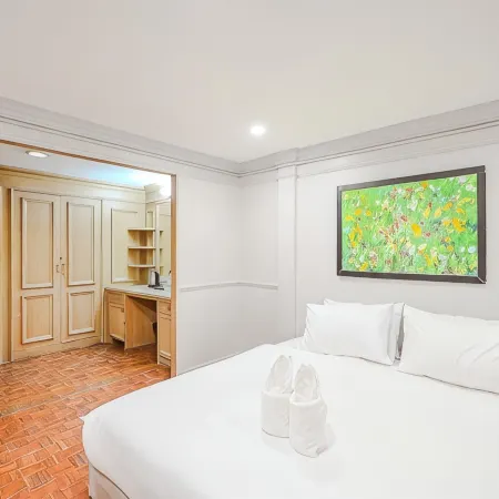 CASA Sukhumvit 39 Отели рядом с достопримечательностью «Станция надземного метро Phrom Phong»