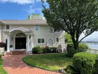Waterfront Retreat- Private Beach & Hot Tub-July Specials Available
