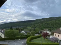 5 minutes from Annecy? Apartment on 2nd floor of a house with large garden - Condos
