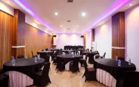 Family Inn Hotel - 2 ดาว